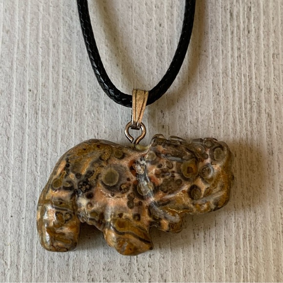 Handmade Jewelry - Leopardskin Jasper Elephant Pendant Necklace Adjustable Black Cord Chain 20"